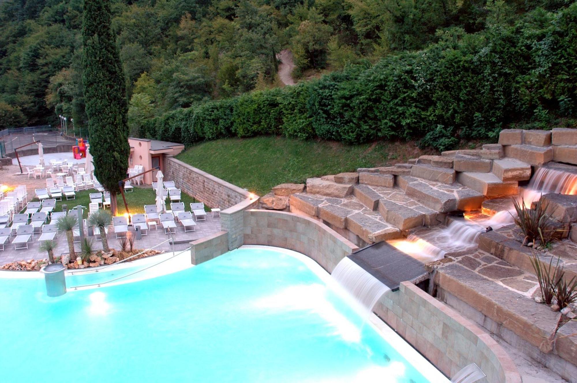 Roseo Euroterme Wellness Resort บาโญ ดิ โรมาญา ภายนอก รูปภาพ