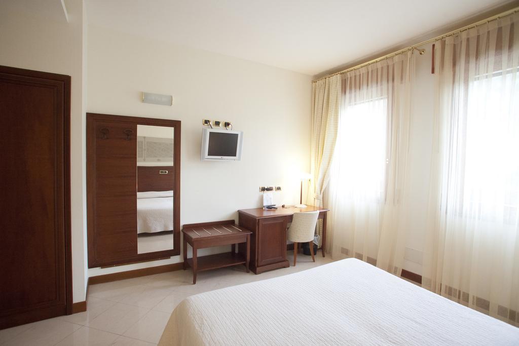 Roseo Euroterme Wellness Resort บาโญ ดิ โรมาญา ภายนอก รูปภาพ