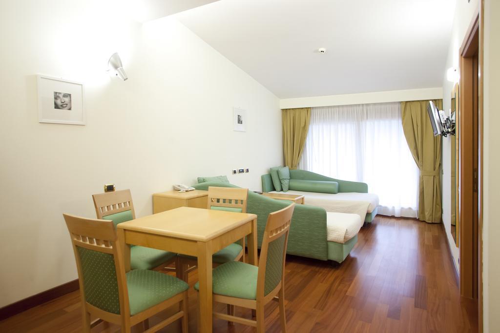 Roseo Euroterme Wellness Resort บาโญ ดิ โรมาญา ภายนอก รูปภาพ